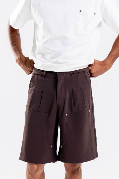 PLEATED CARPENTER SHORT IN TAWNY BROWN
