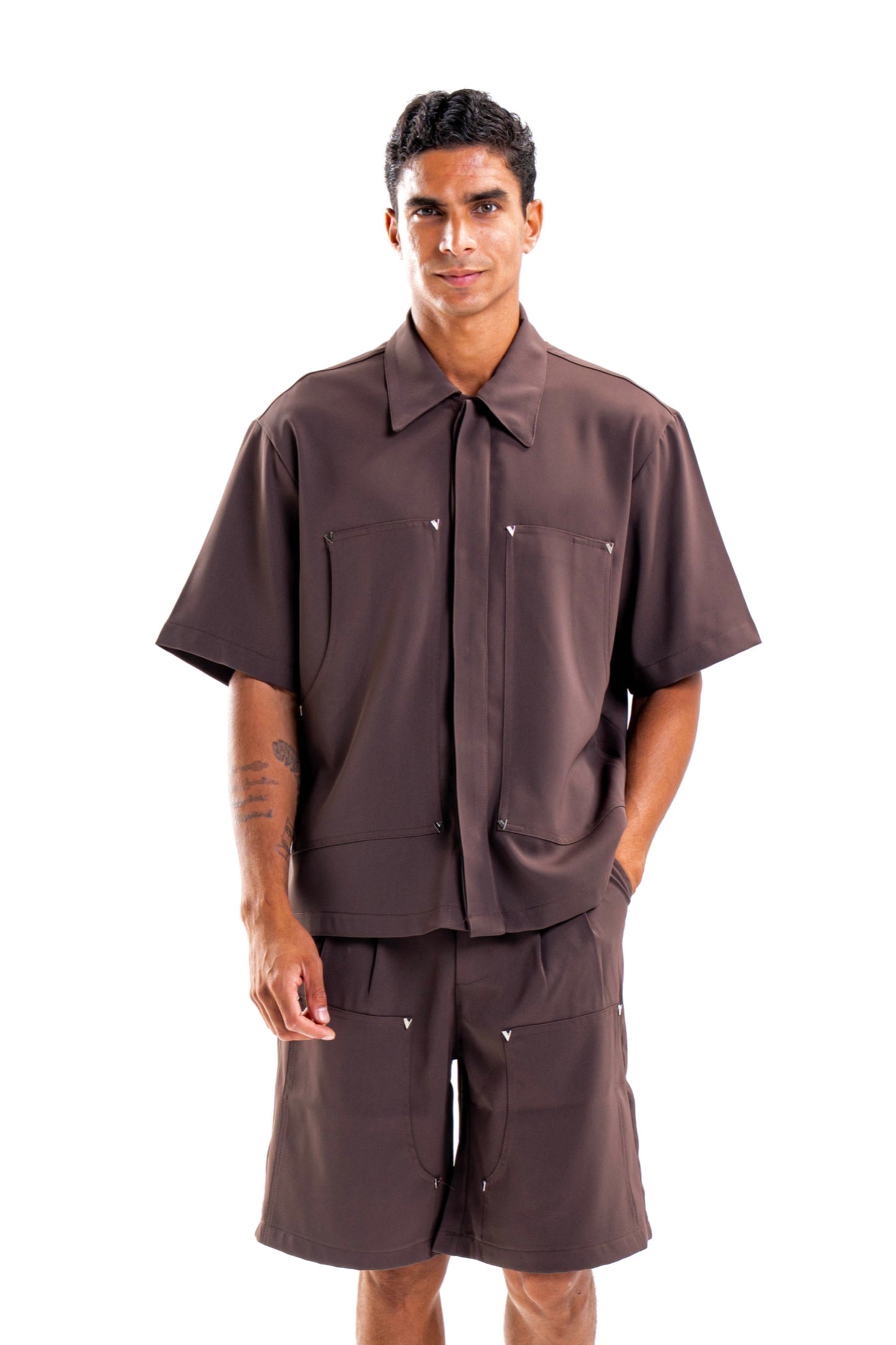 “V” CARPENTER SHIRT IN TAWNY BROWN