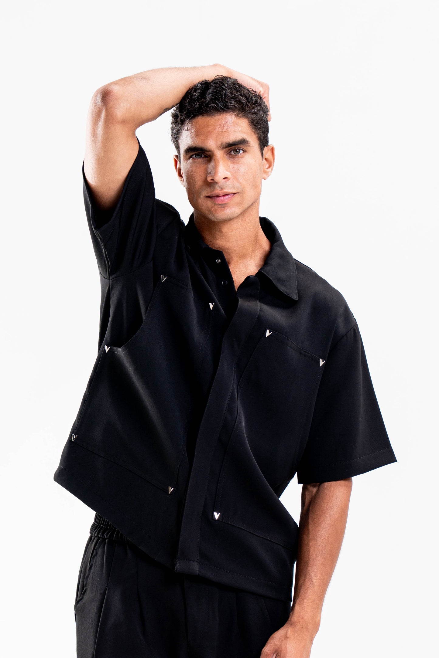 “V” CARPENTER SHIRT IN JET BLACK