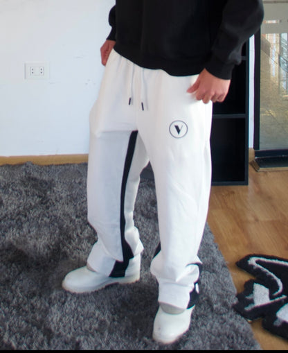 WHITE VULAIRE’S FLARED SWEATPANTS