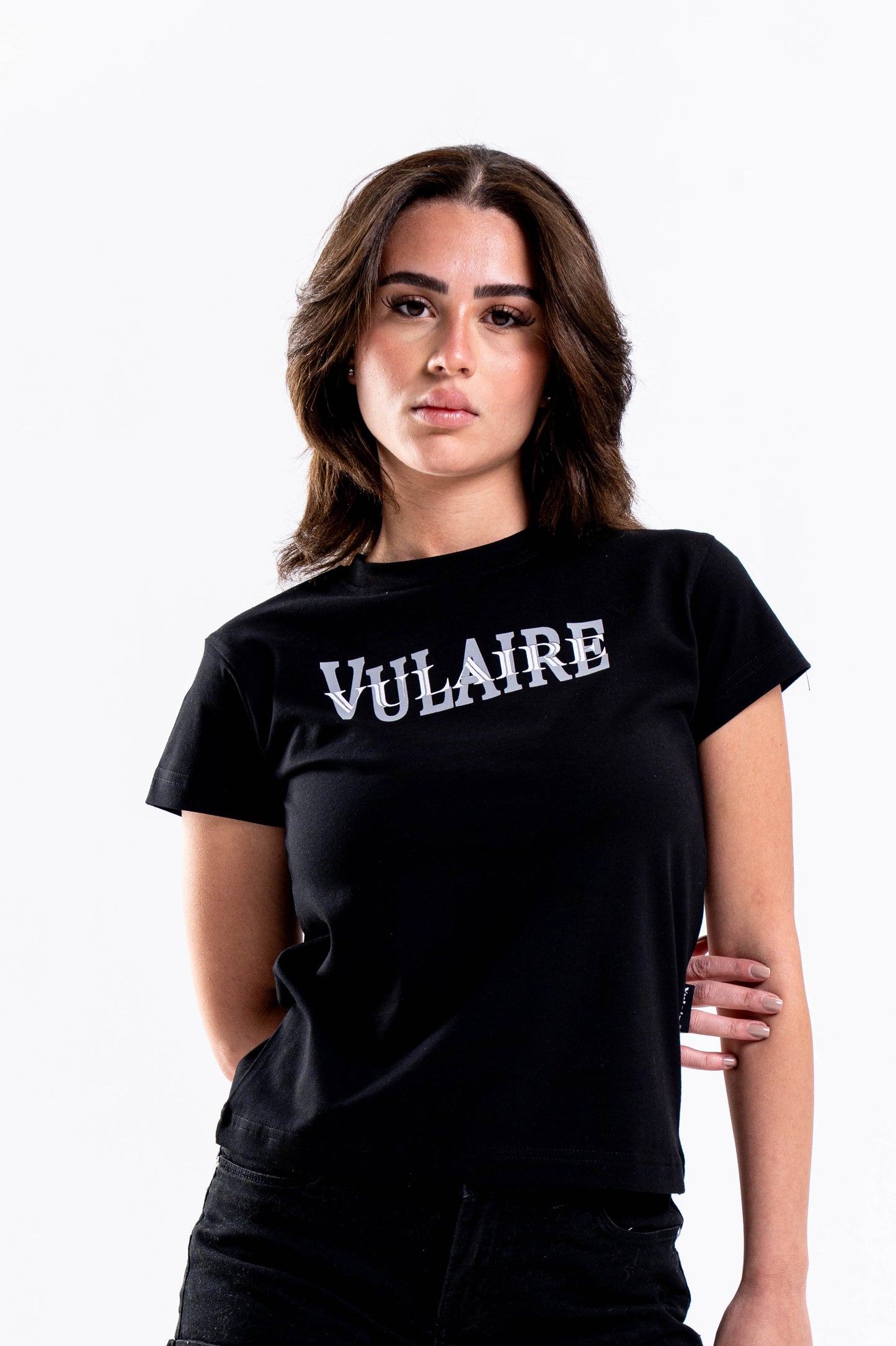 SIGNATURE VULAIRE’S BABY TEE IN BLACK