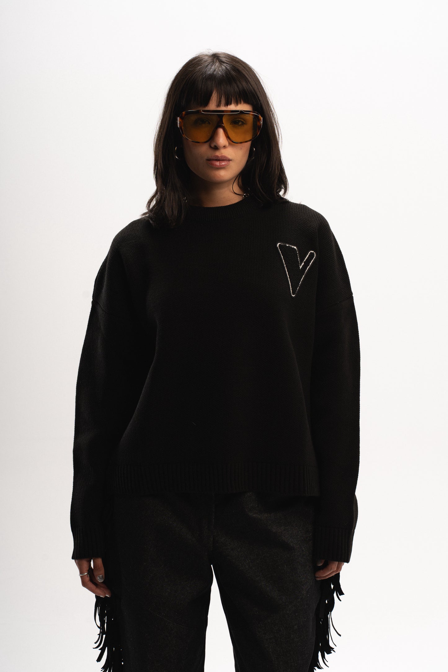 “V” KNIT SWEATER BLACK
